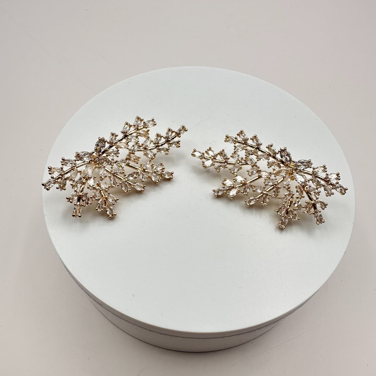 Vintage Y2K Gold Tone Branch Marquise Clear Rhinestone Crawler Earrings Jewelry - Thumbnail 2