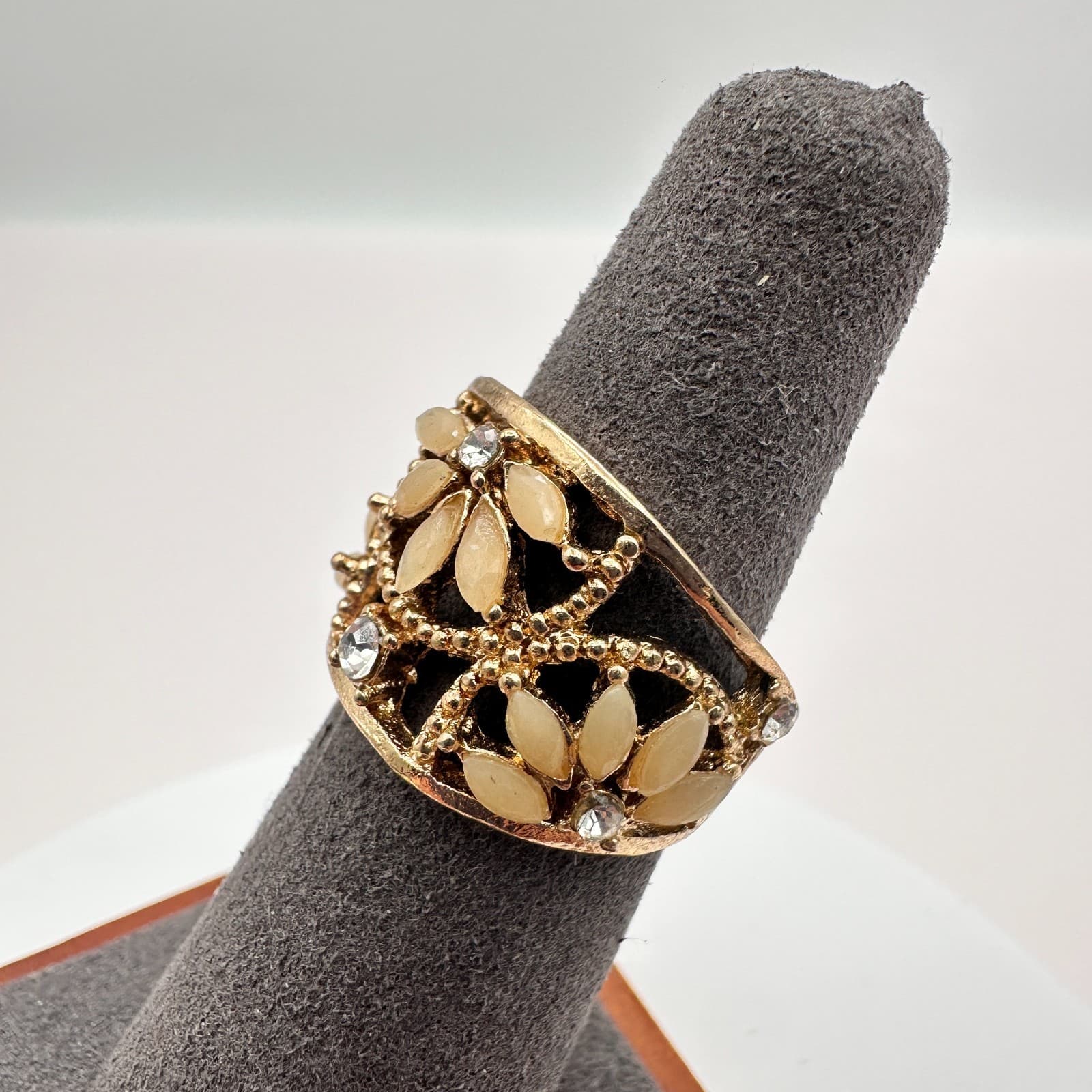 Vintage Y2K Gold Tone Floral Ring Cream Marquise Beaded Rhinestone Boho Jewelry - Thumbnail 4