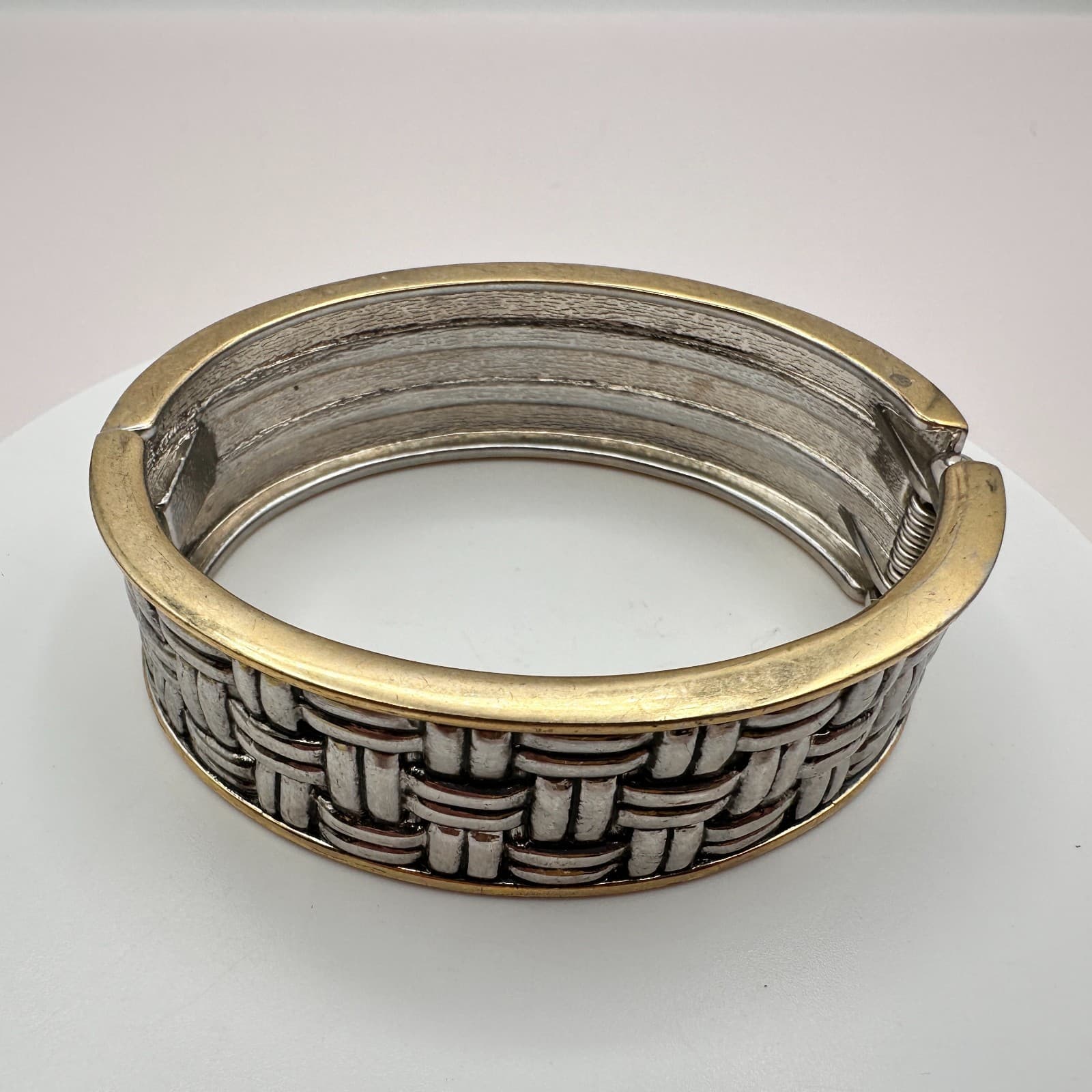 Vintage 90s Basket Weave Textured Cuff Bracelet Women's Classic Fashion Jewelry - Thumbnail 3