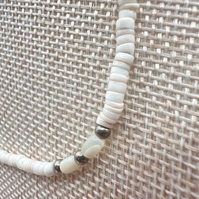 Vintage Y2K White Shell Heishi Beaded Choker Necklace Silver Tone Jewelry - Thumbnail 5