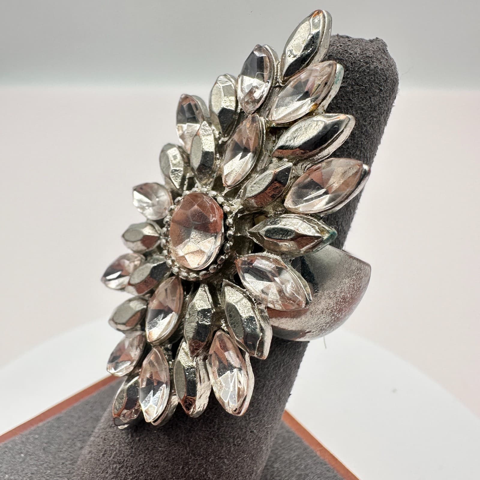Vintage Y2K Clear Rhinestone Floral Ring Silver Tone Statement Women's Jewelry - Thumbnail 5
