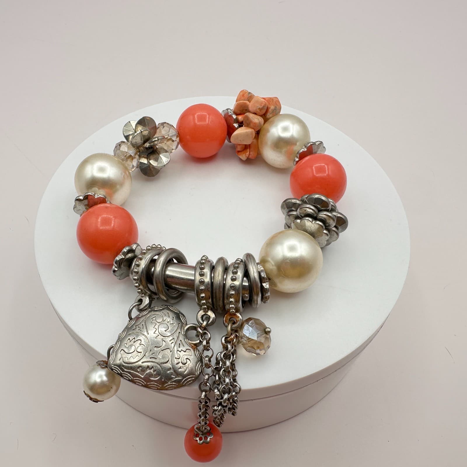 Vintage 90s Silver Tone Heart Charm Bracelet Glass Pearl Boho Fashion Jewelry - Thumbnail 6