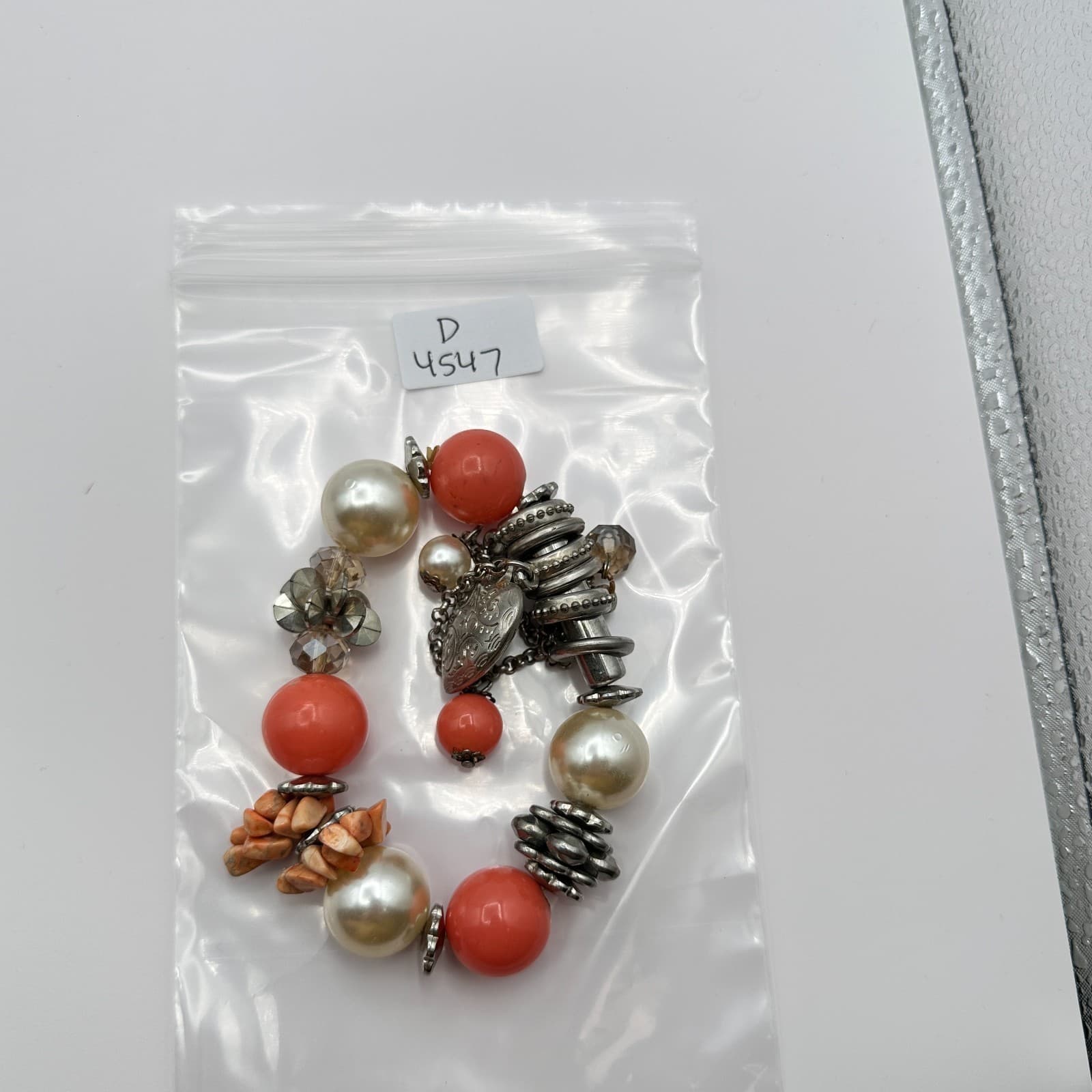 Vintage 90s Silver Tone Heart Charm Bracelet Glass Pearl Boho Fashion Jewelry - Thumbnail 8