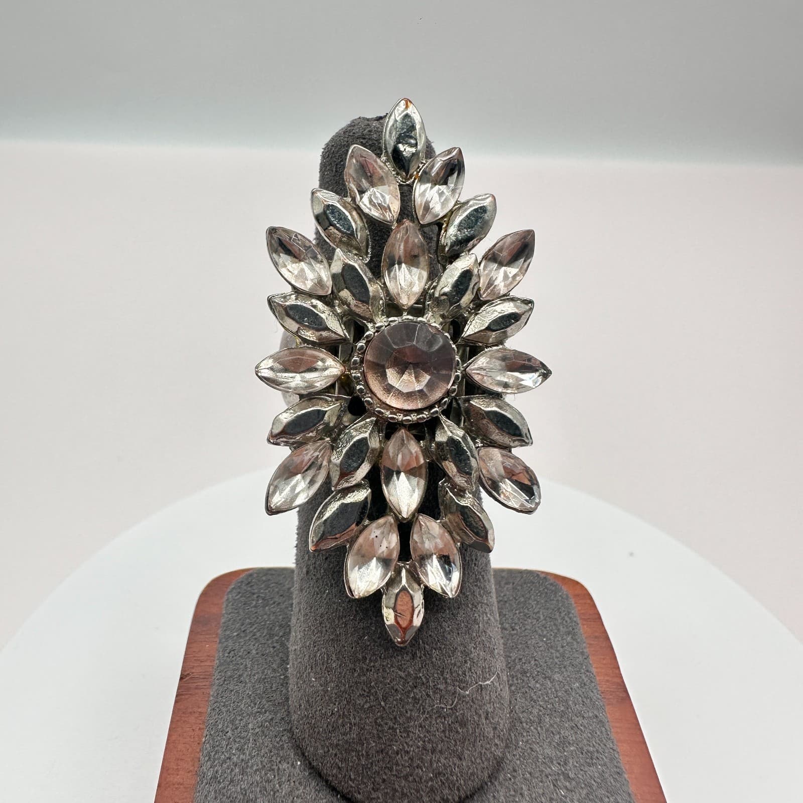 Vintage Y2K Clear Rhinestone Floral Ring Silver Tone Statement Women's Jewelry - Thumbnail 2