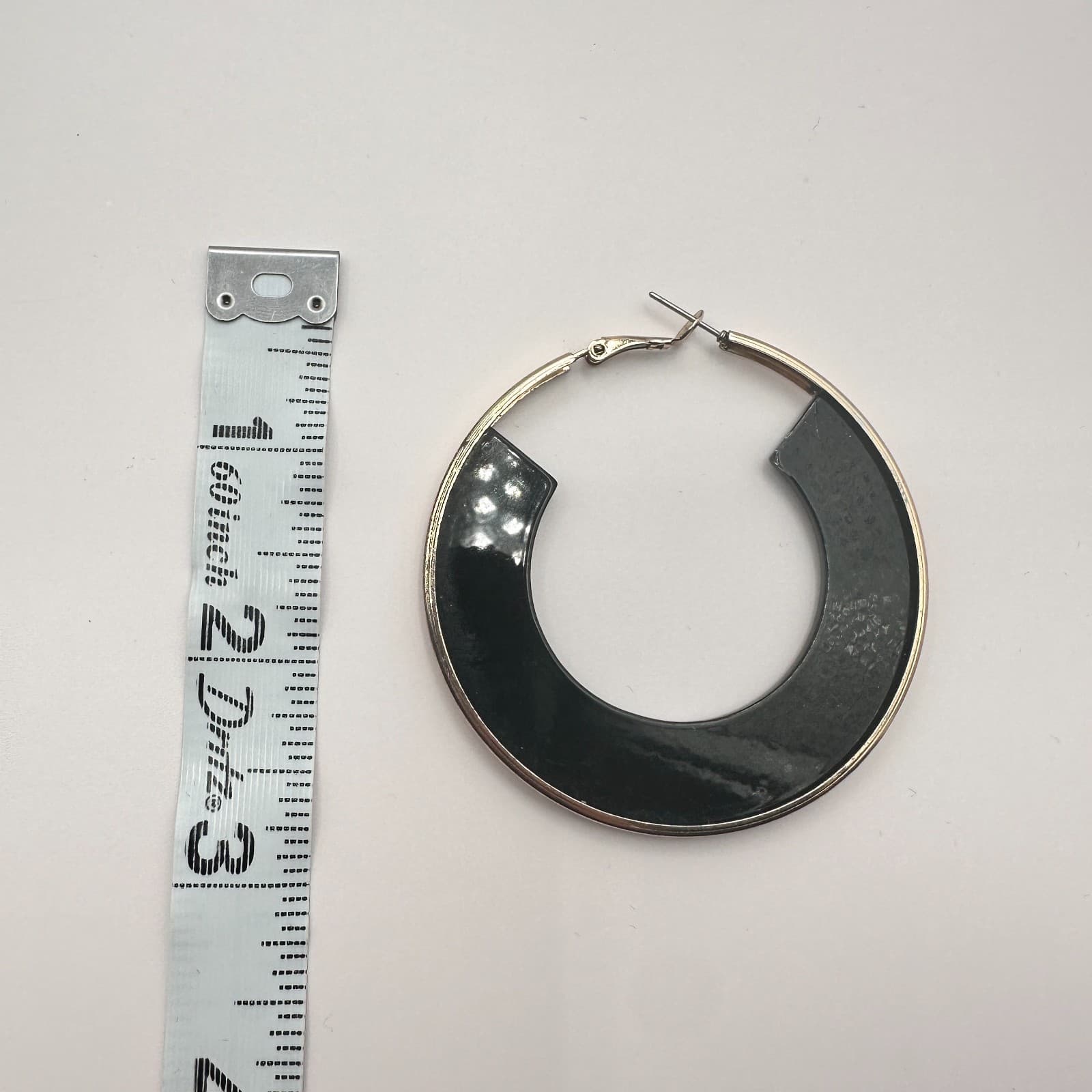 Vintage 90s Black Enamel Gold Tone Hoop Earrings Women's Classic Jewelry - Thumbnail 6