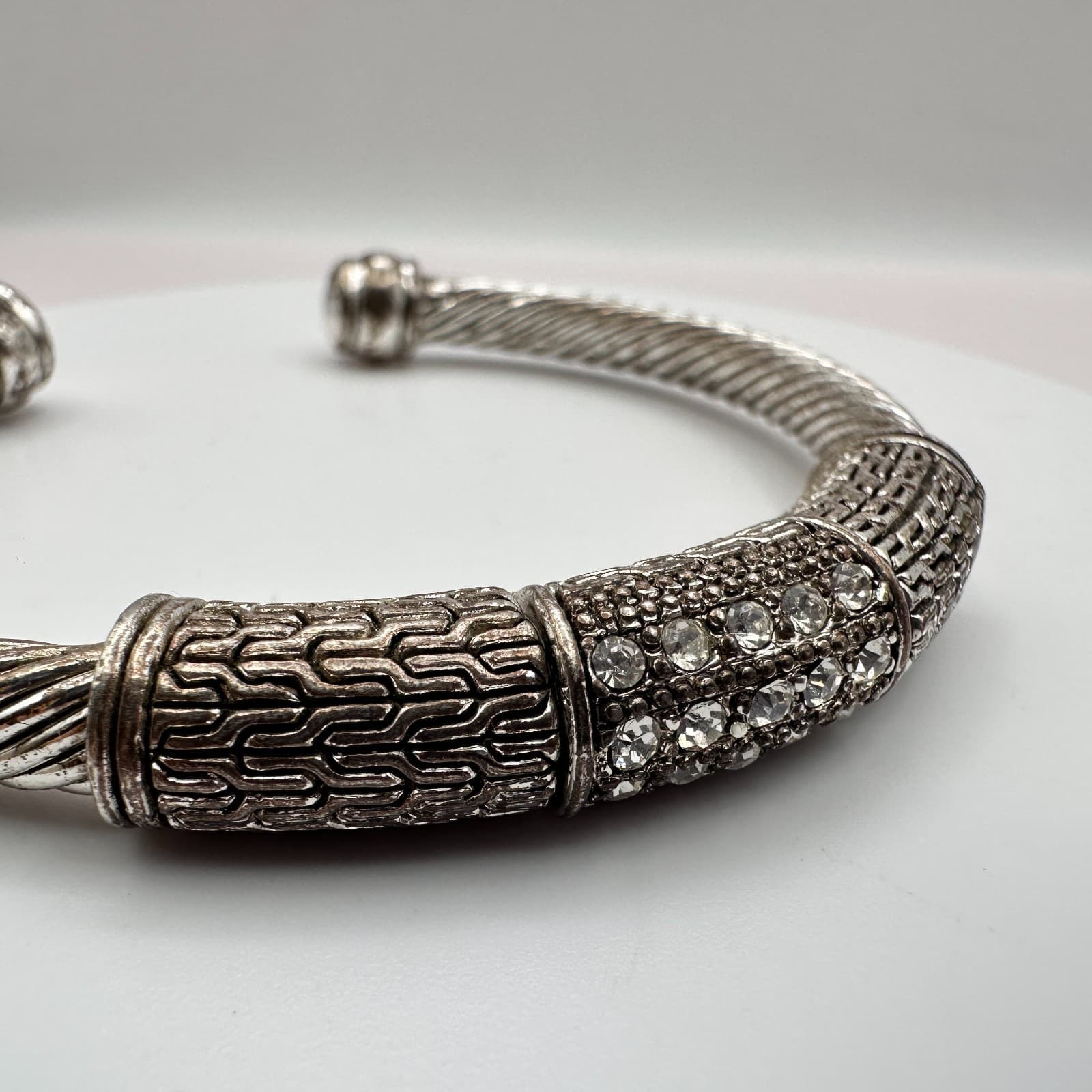 Vintage 90s Clear Glass Silver Tone Cable Cuff Bracelet Boho Textured Jewelry - Thumbnail 3