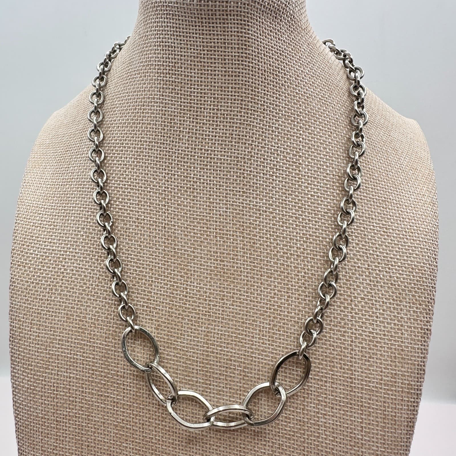 Vintage Y2K Silver Tone Graduated Oval Links Chain Necklace Women's Jewelry Bib - Thumbnail 7
