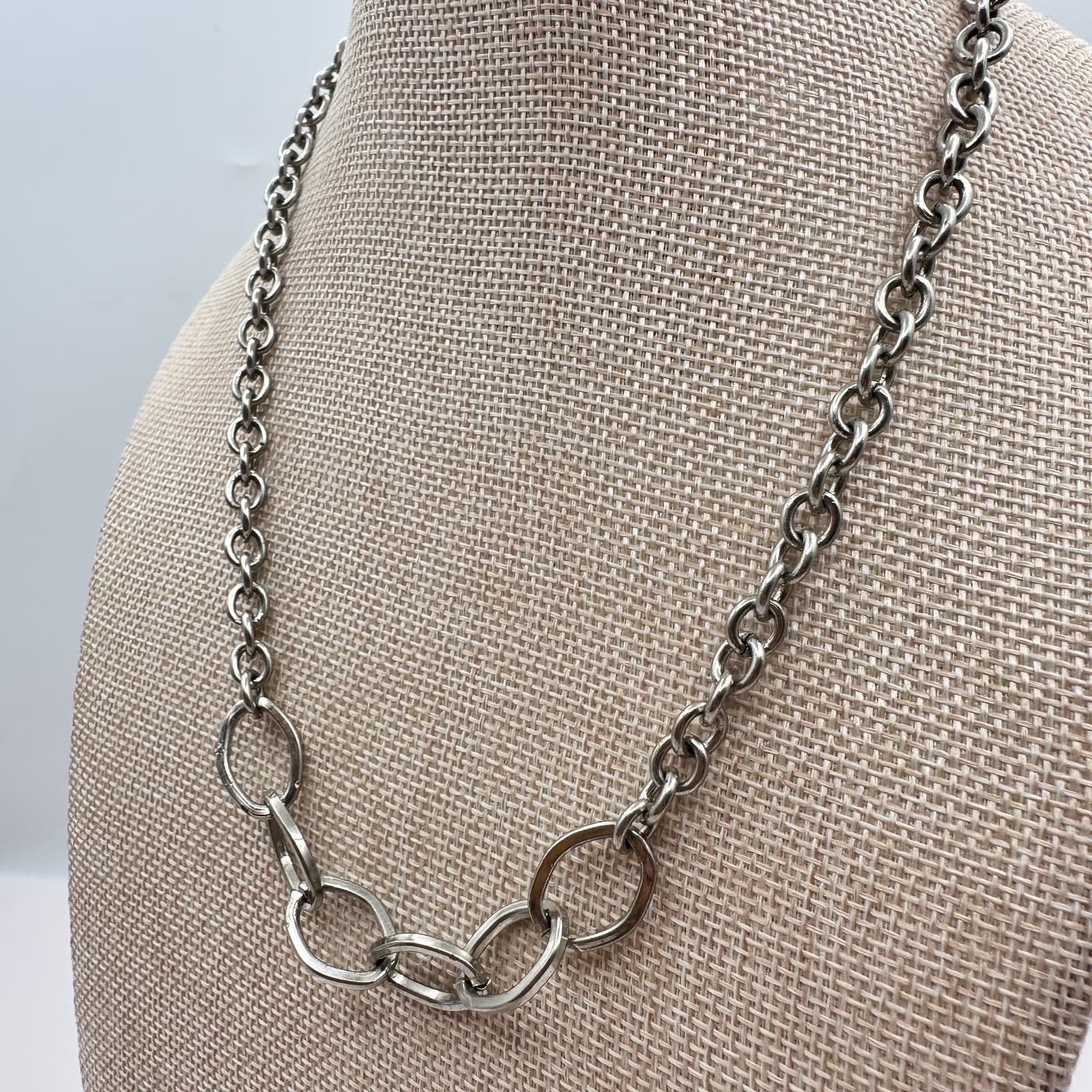 Vintage Y2K Silver Tone Graduated Oval Links Chain Necklace Women's Jewelry Bib - Thumbnail 5