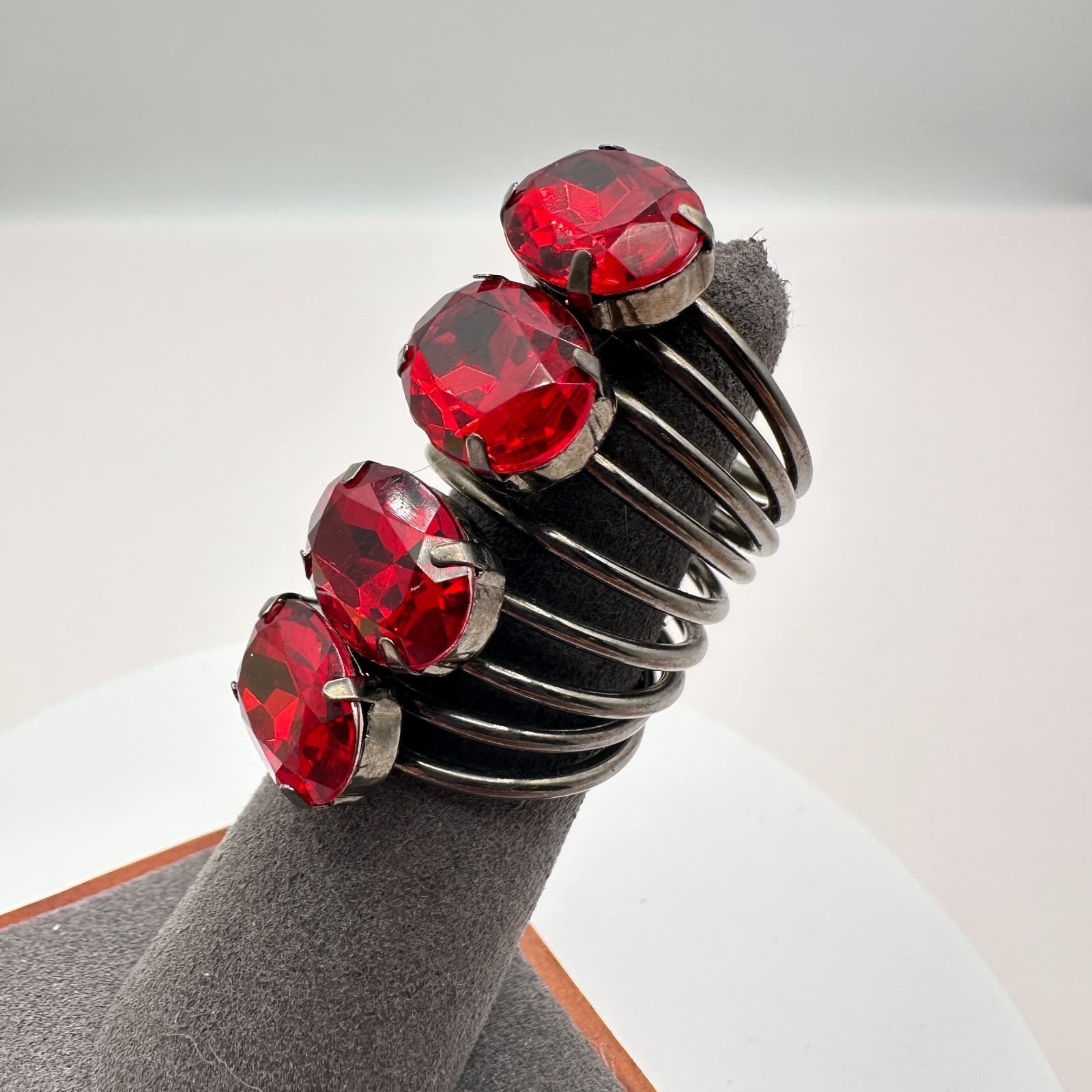 Vintage 90s Silver Tone Red Rhinestone Chunky Coil Spiral Ring Women's Jewelry - Thumbnail 3