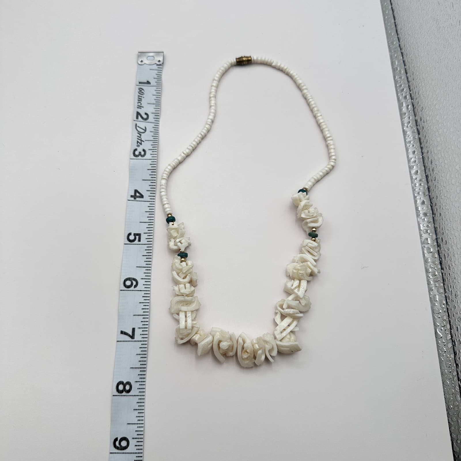 Vintage 90s White Shell Heishe Beaded Necklace Chunky Carved Fashion Jewelry Y2K - Thumbnail 9