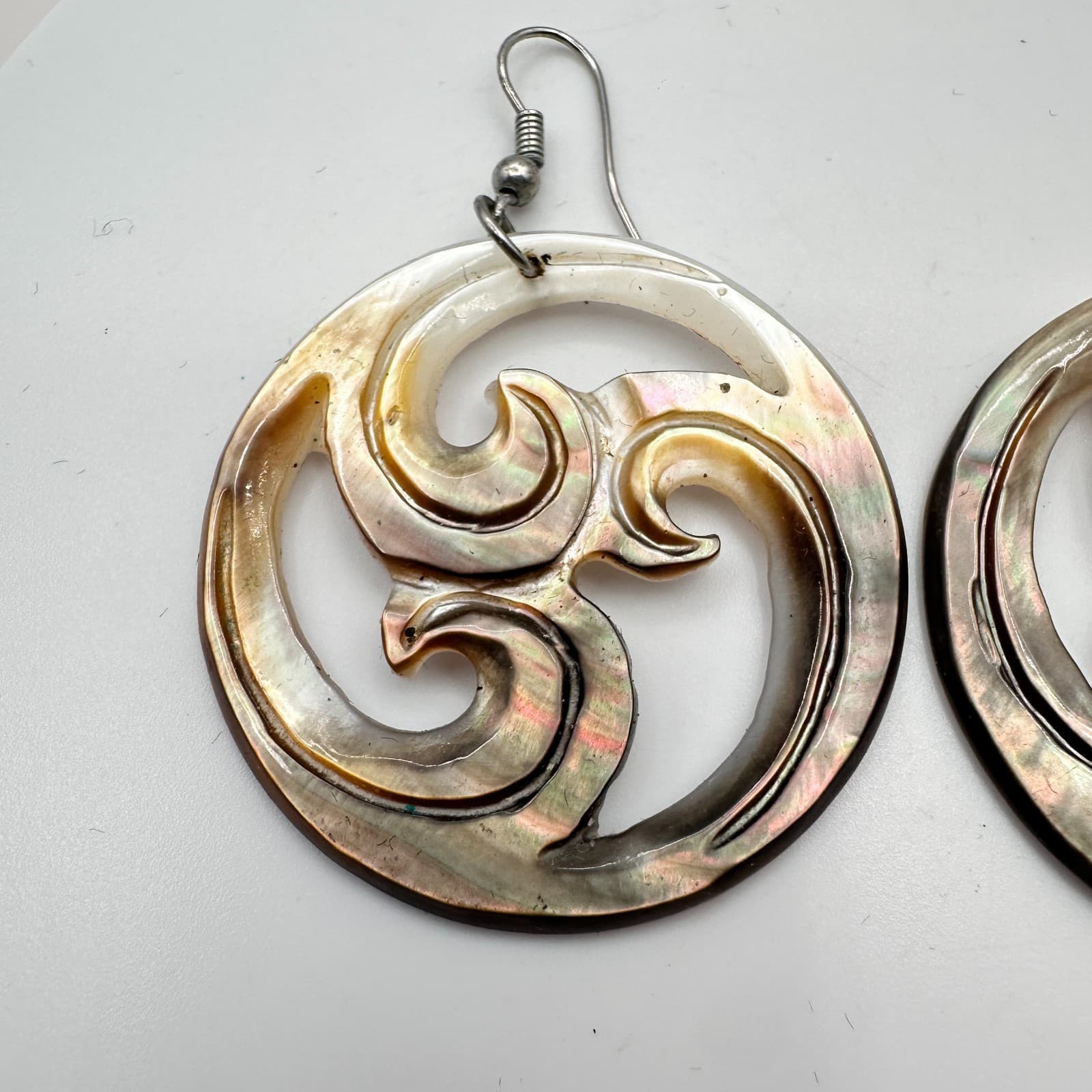 Vintage Y2K Mother Of Pearl Shell Carved Swirl Hoop Earrings Women's Jewelry Bib - Thumbnail 4