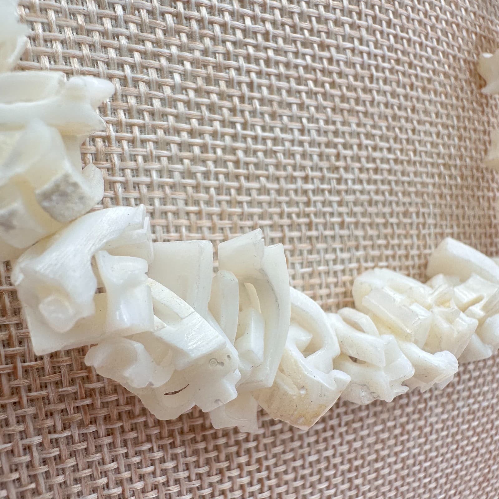 Vintage 90s White Shell Heishe Beaded Necklace Chunky Carved Fashion Jewelry Y2K - Thumbnail 5