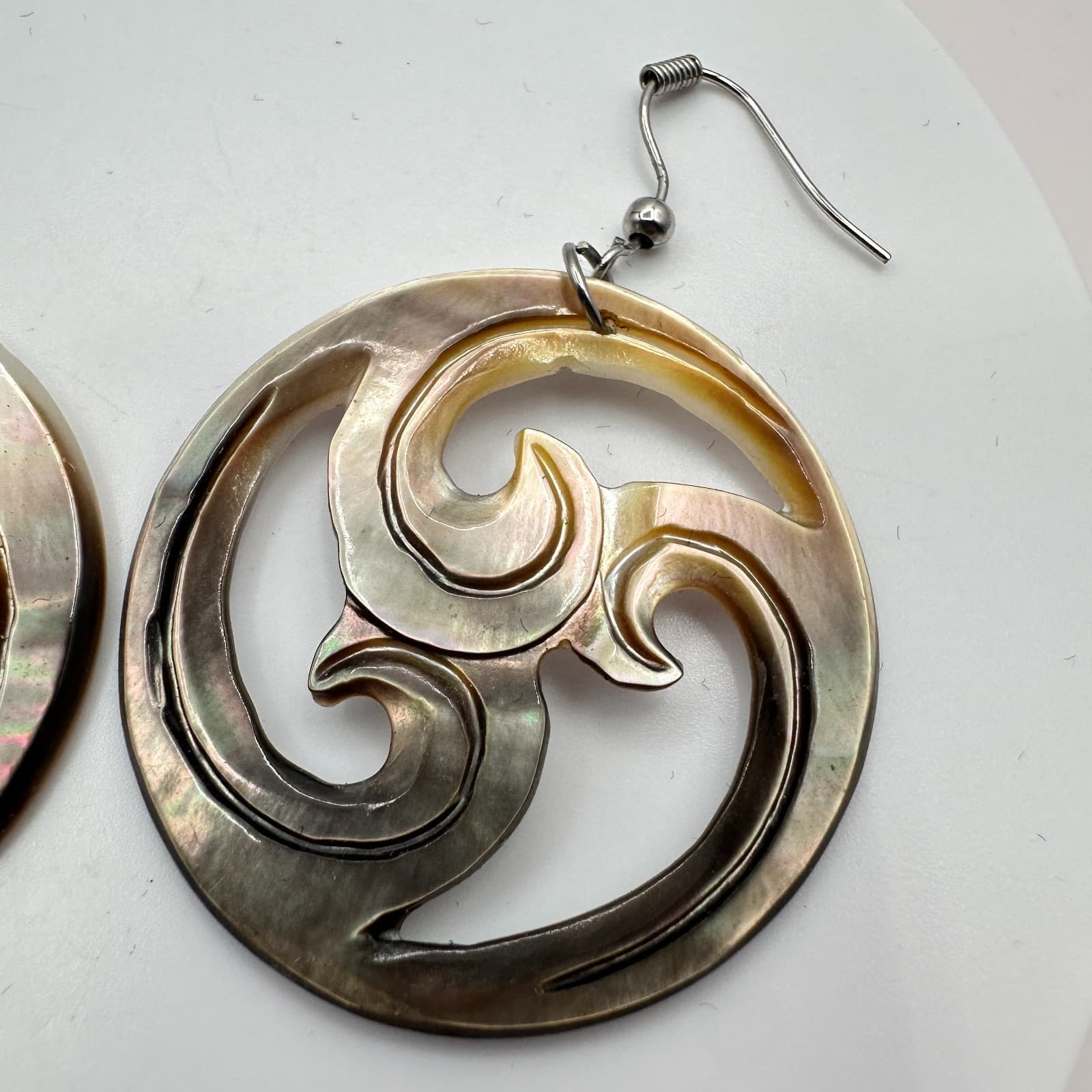Vintage Y2K Mother Of Pearl Shell Carved Swirl Hoop Earrings Women's Jewelry Bib - Thumbnail 5