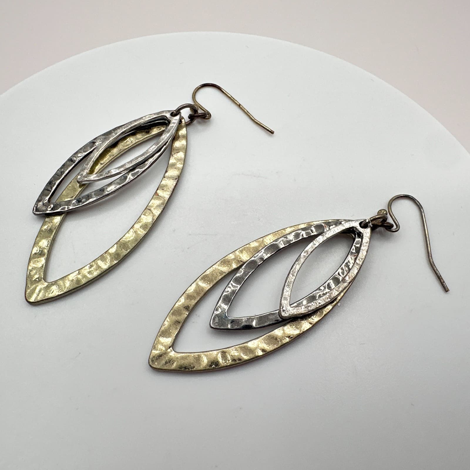 Vintage 90s Metal Hammered Open Marquise Dangle Earrings Classic Fashion Jewelry - Thumbnail 5