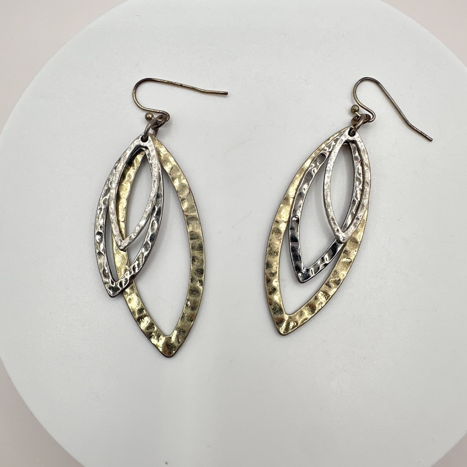 Vintage 90s Metal Hammered Open Marquise Dangle Earrings Classic Fashion Jewelry - Thumbnail 3
