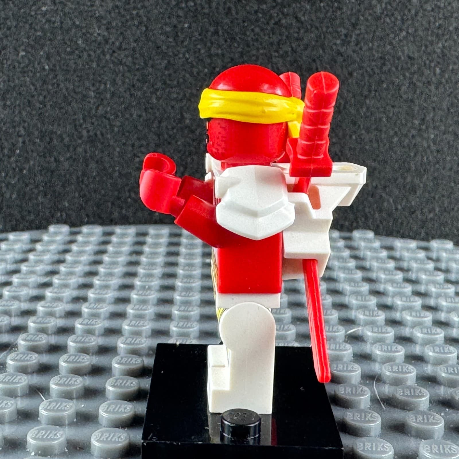Retired Lego Ninjago Minifigure NJO0587 Sushimi W/ Accessories - Thumbnail 5