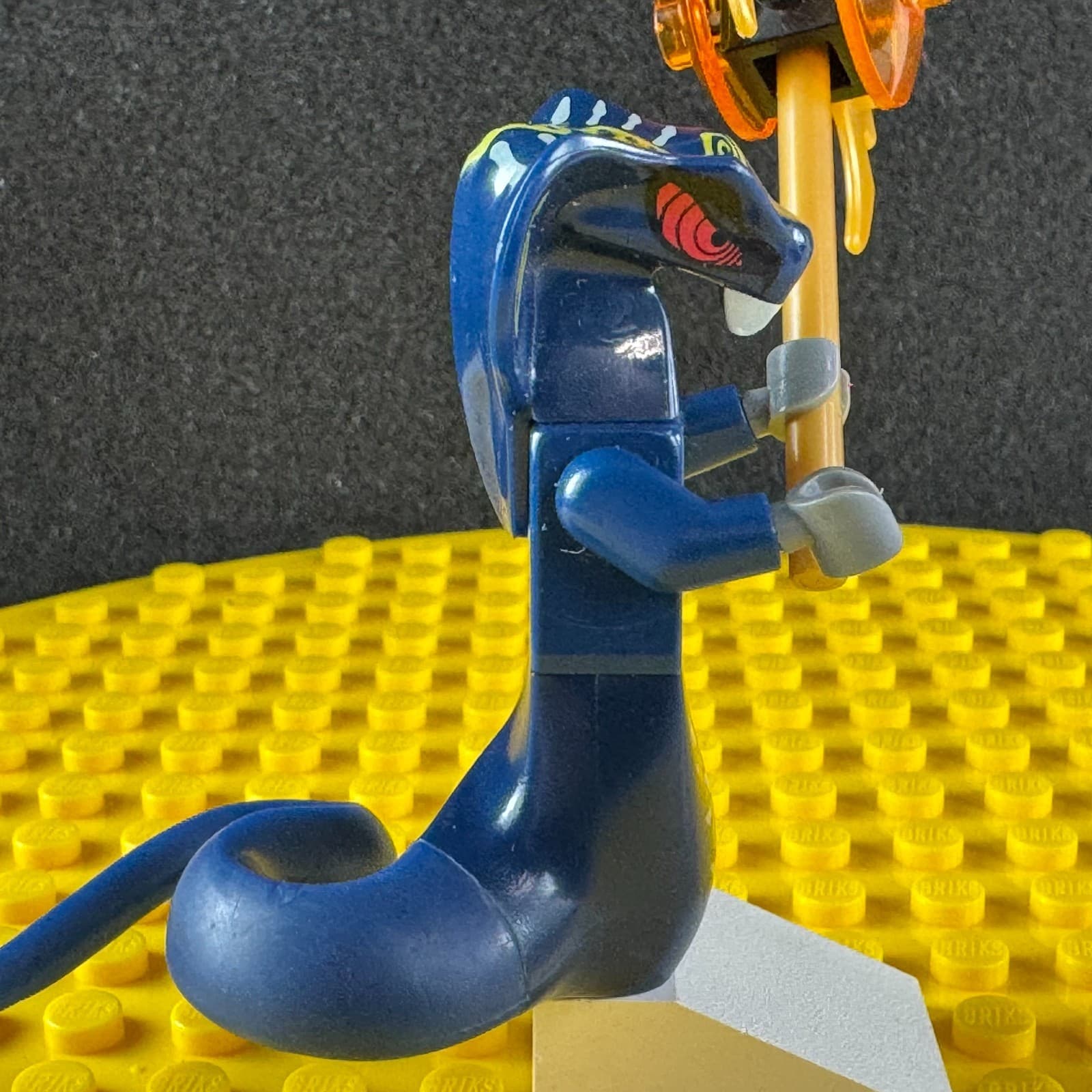 Retired LEGO Ninjago Skales Serpentine Snake Minifigure njo0040 9444 Gold Staff - Thumbnail 2