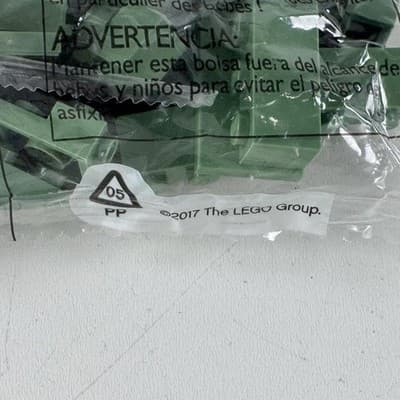 Retired LEGO Green Bricks And Blocks Sealed Parts Bag 8 2017 Building Pieces Lot - Thumbnail 2