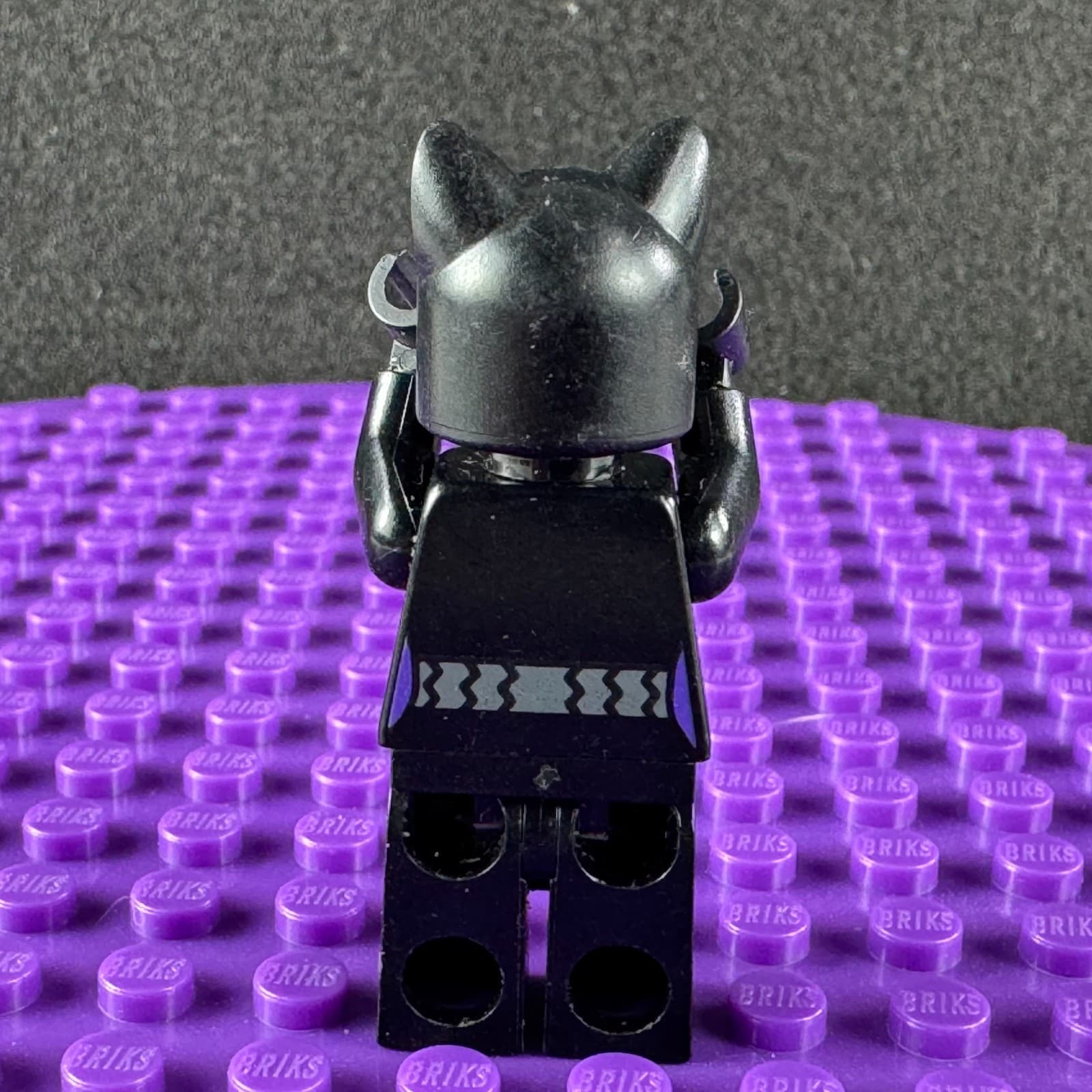 Retired Lego DC Super Heroes Catwoman Minifigure sh0243 76061 Batman DC - Thumbnail 4