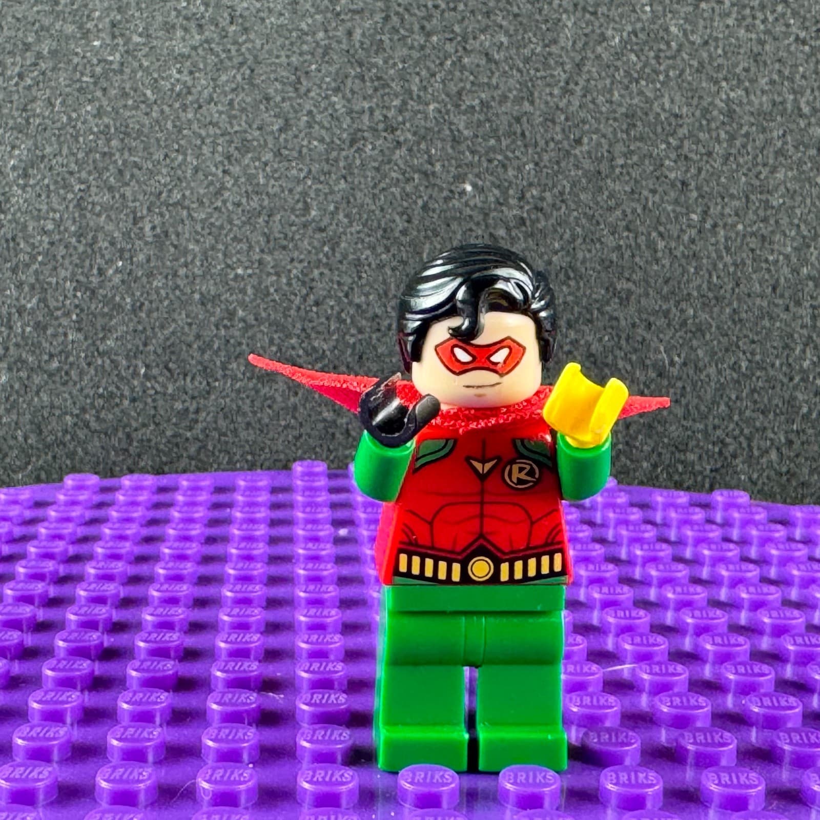 Retired LEGO® Super Heroes Robin Minifigure Red Mask Batman 2 DC 10753 sh0514 - Thumbnail 2