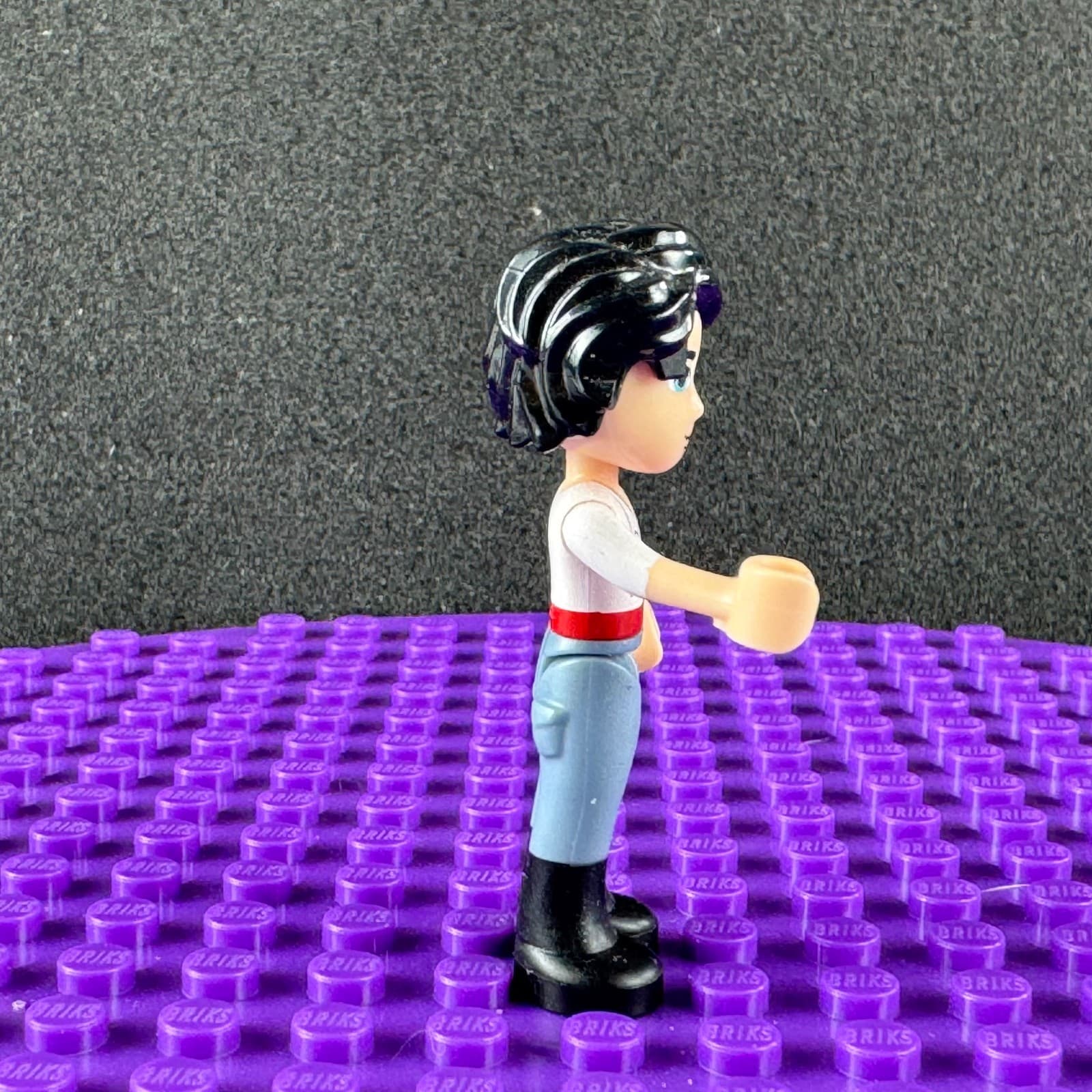 Retired Lego Prince Eric from Disney's The Little Mermaid DP005 - Thumbnail 3
