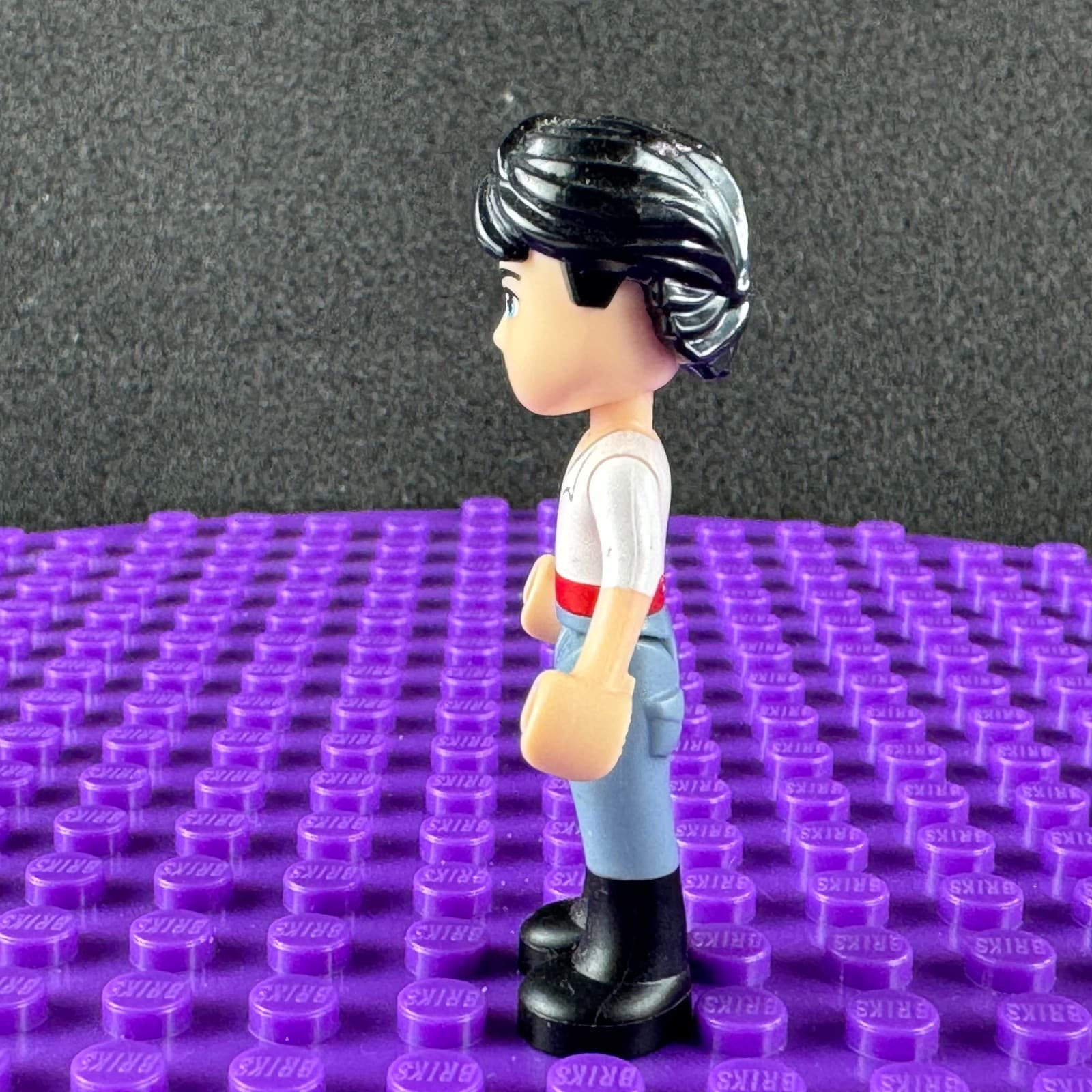 Retired Lego Prince Eric from Disney's The Little Mermaid DP005 - Thumbnail 4