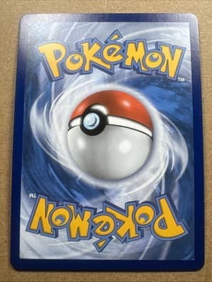 Rocket's Zapdos 15/132 Celebrations: Classic Collection Holo - Thumbnail 2