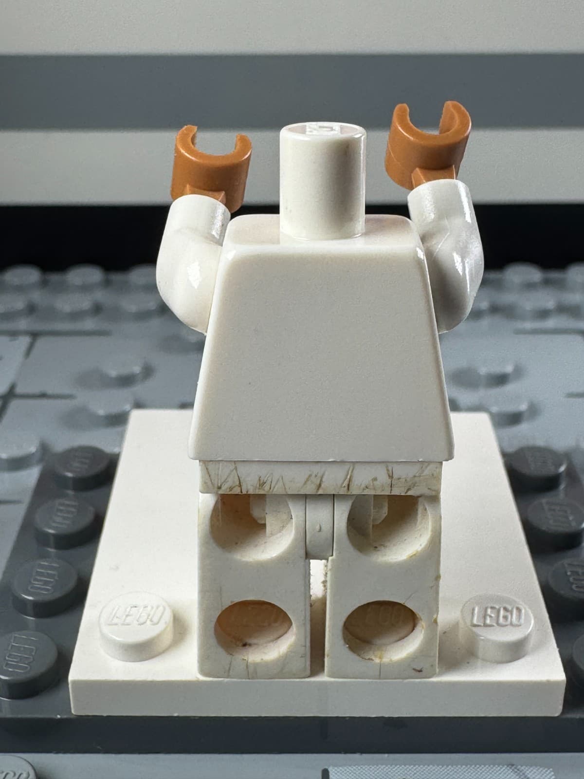 Retired The Lego Movie Vitruvius Minifigure with staff and cape tlm021 70809 - Thumbnail 3