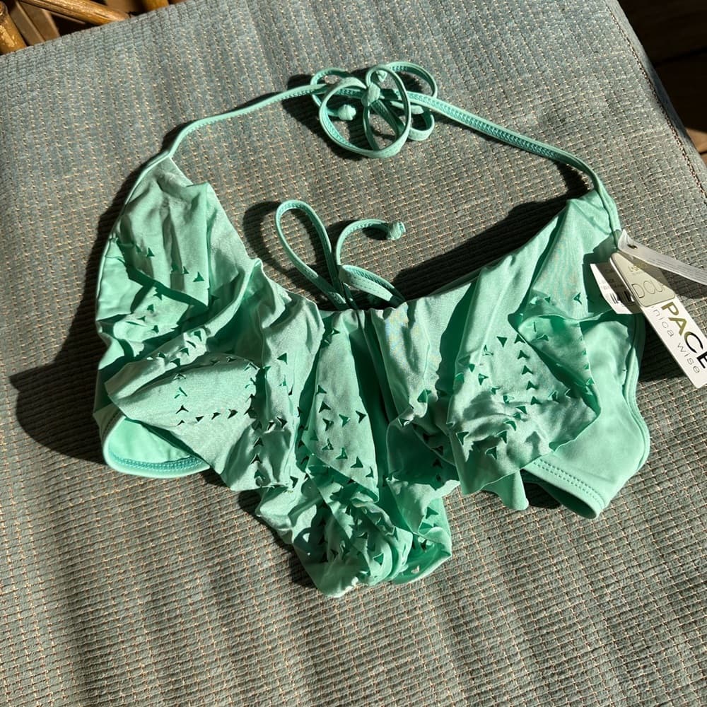 NWT L*space laser cut flutter bikini top sea foam d cup