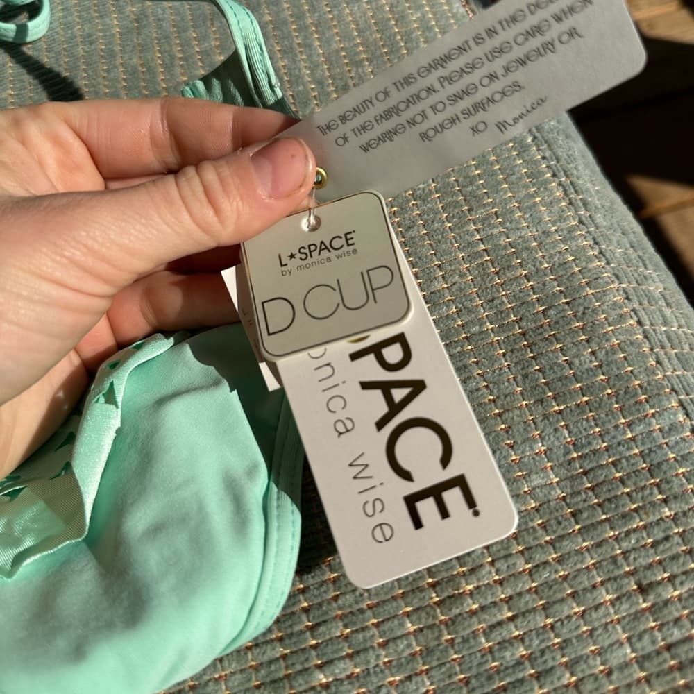NWT L*space laser cut flutter bikini top sea foam d cup - Thumbnail 2