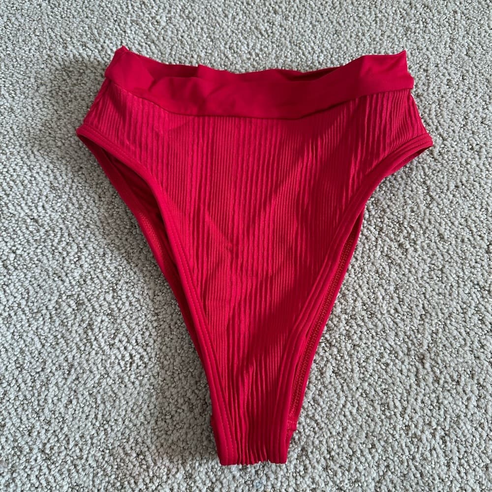 L Space Bitsy Cut bikini bottoms red small