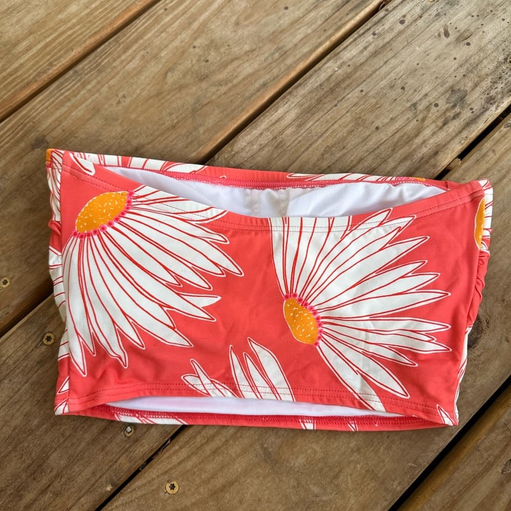 NWT Kate Spade Falling Flower Daisy bikini top - Thumbnail 2