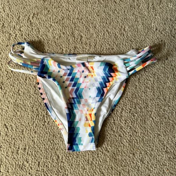 NWOT L*Space low down bikini bottoms - Thumbnail 5