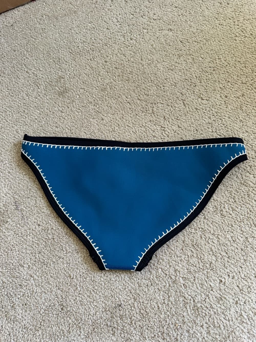 Triangl crochet trim neoprene bikini bottoms - Thumbnail 3