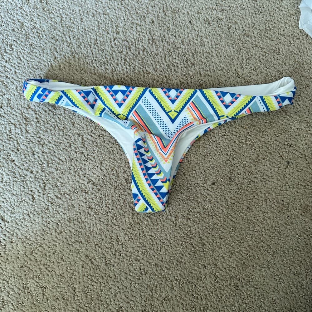 NWOT L*Space Antigua white tribal thong bikini bottoms small