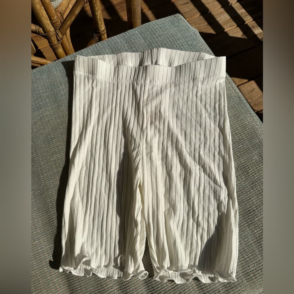 NWT Tropic of C Adagio shorts cream small