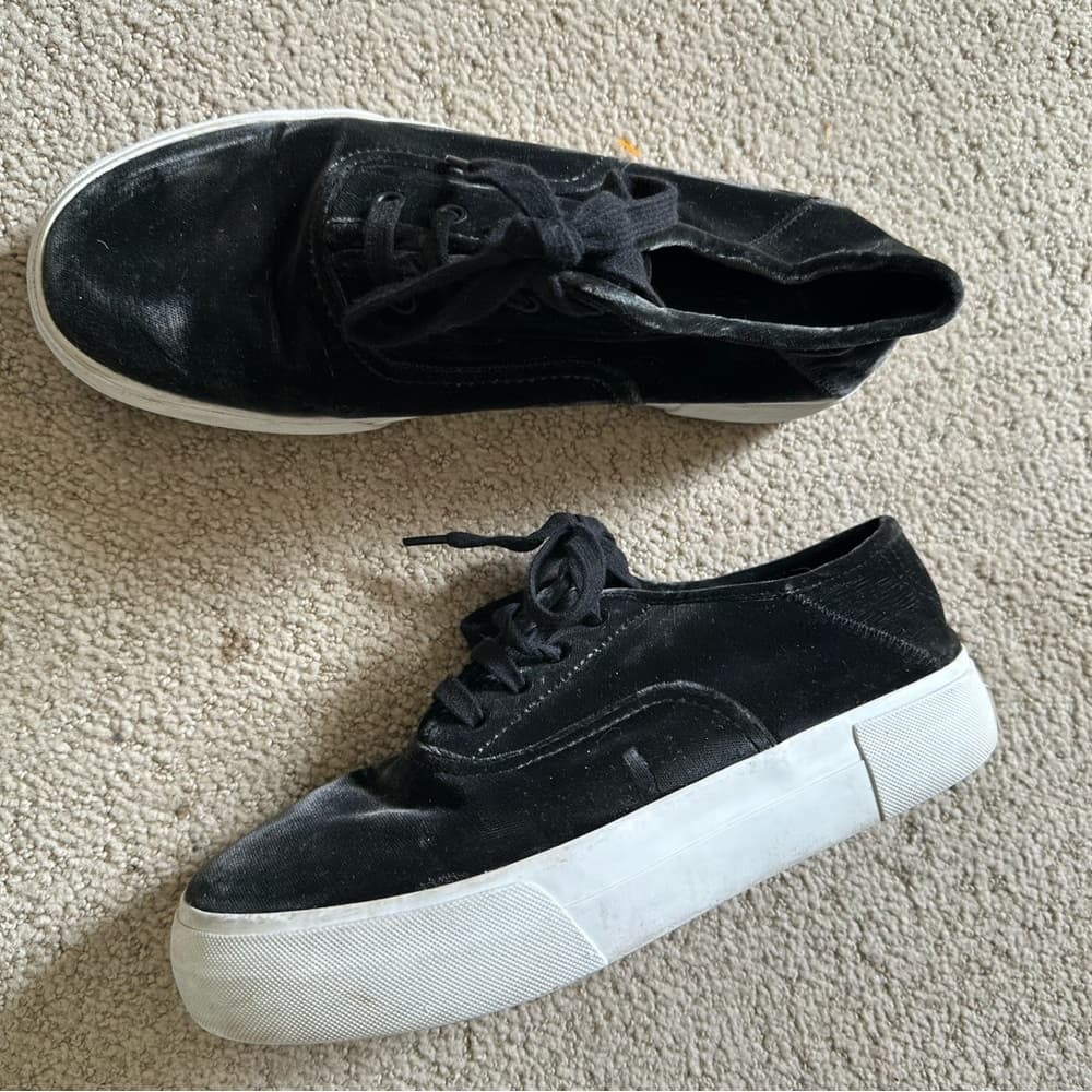 Vince Copley platform sneakers black velvet