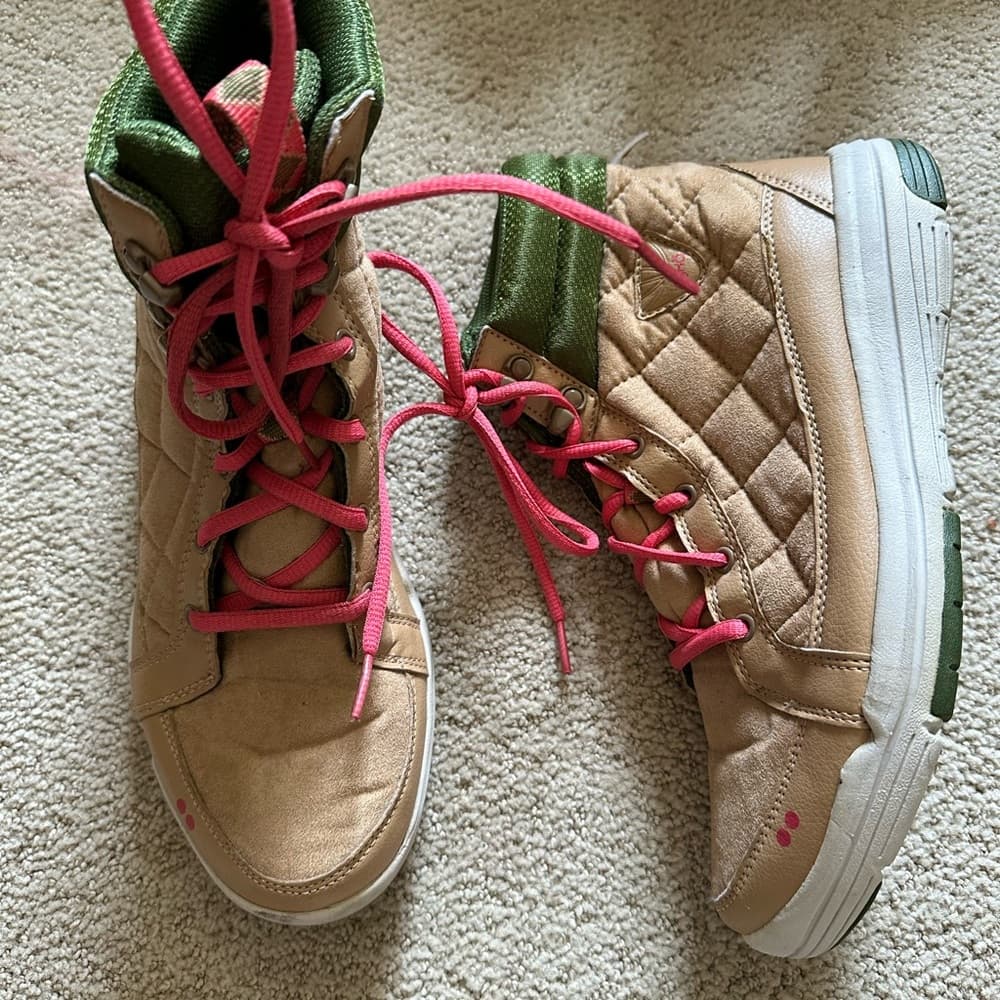 Ryka Aurora hiking boots cream green 9.5