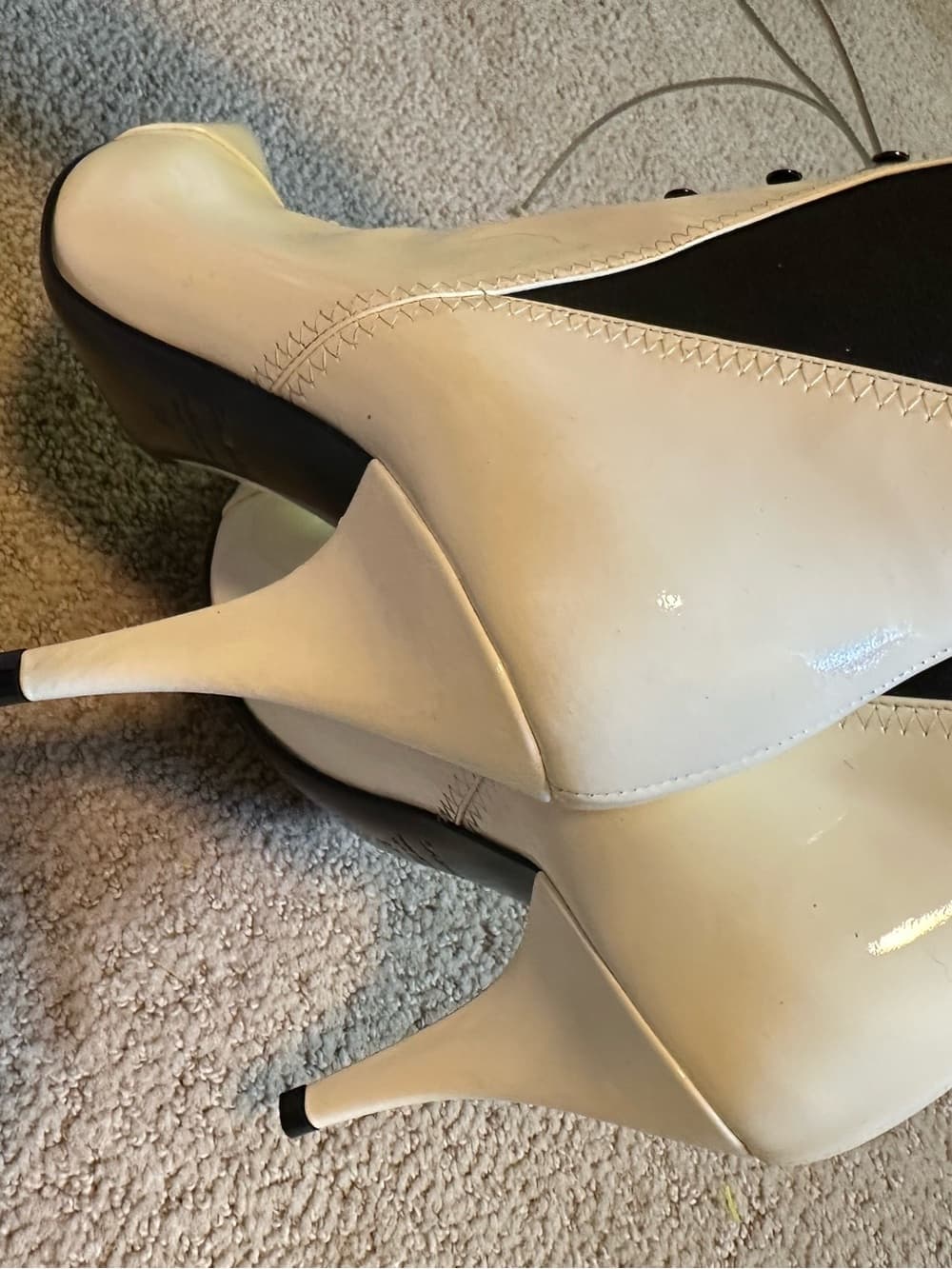 Casadei Victorian patent leather heeled booties - Thumbnail 4
