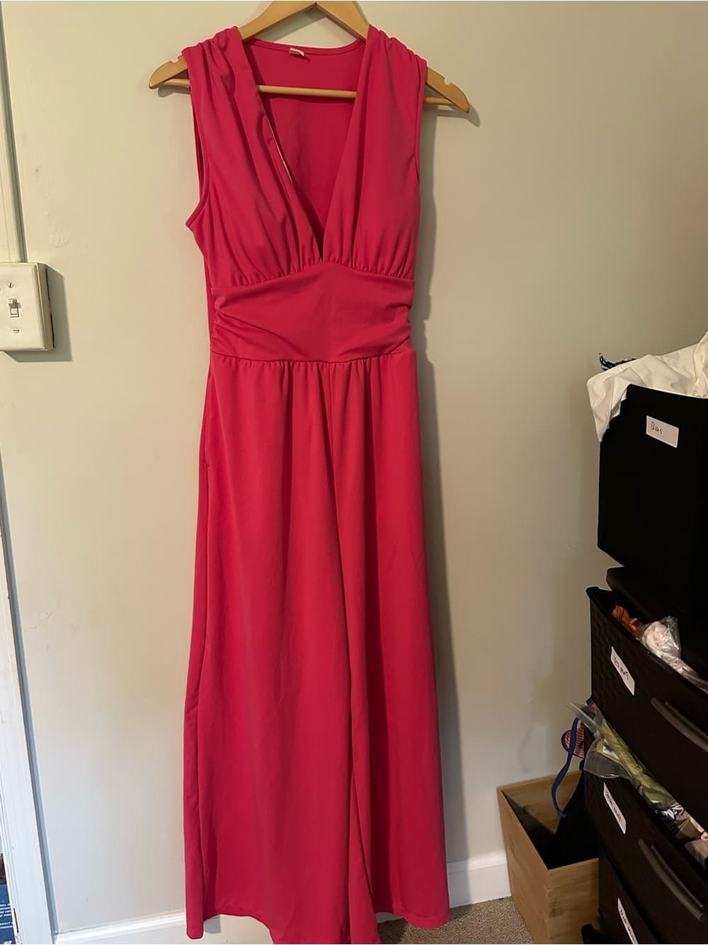 NWOT Halara V Neck Sleeveless Ruched Pocket Jumpsuit-Easy Peezy pink - Thumbnail 3