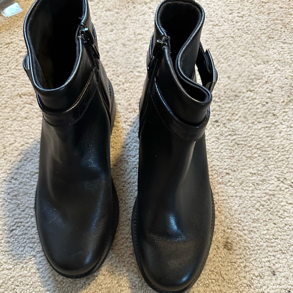 NWOT Clark’s Maye Grace ankle boots black silver - Thumbnail 2