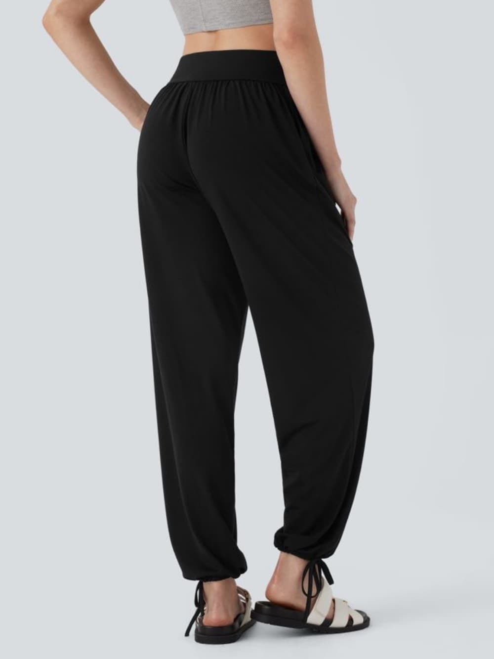 NWOT Halara Crossover High Waisted Pocket Drawstring Casual Joggers black