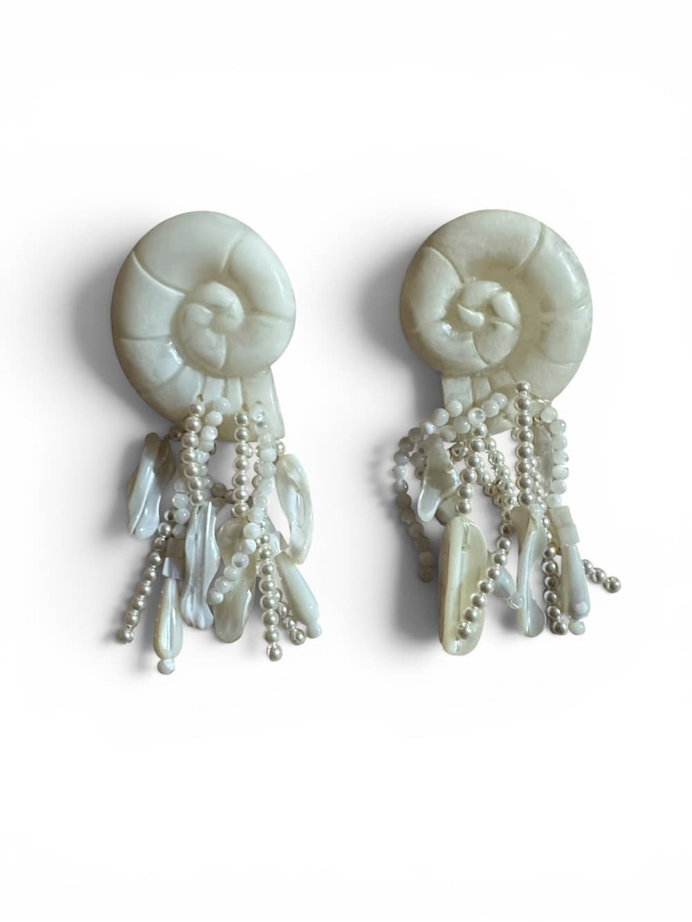 NWT Tuckernuck Shelly white and pearl earrings - Thumbnail 5