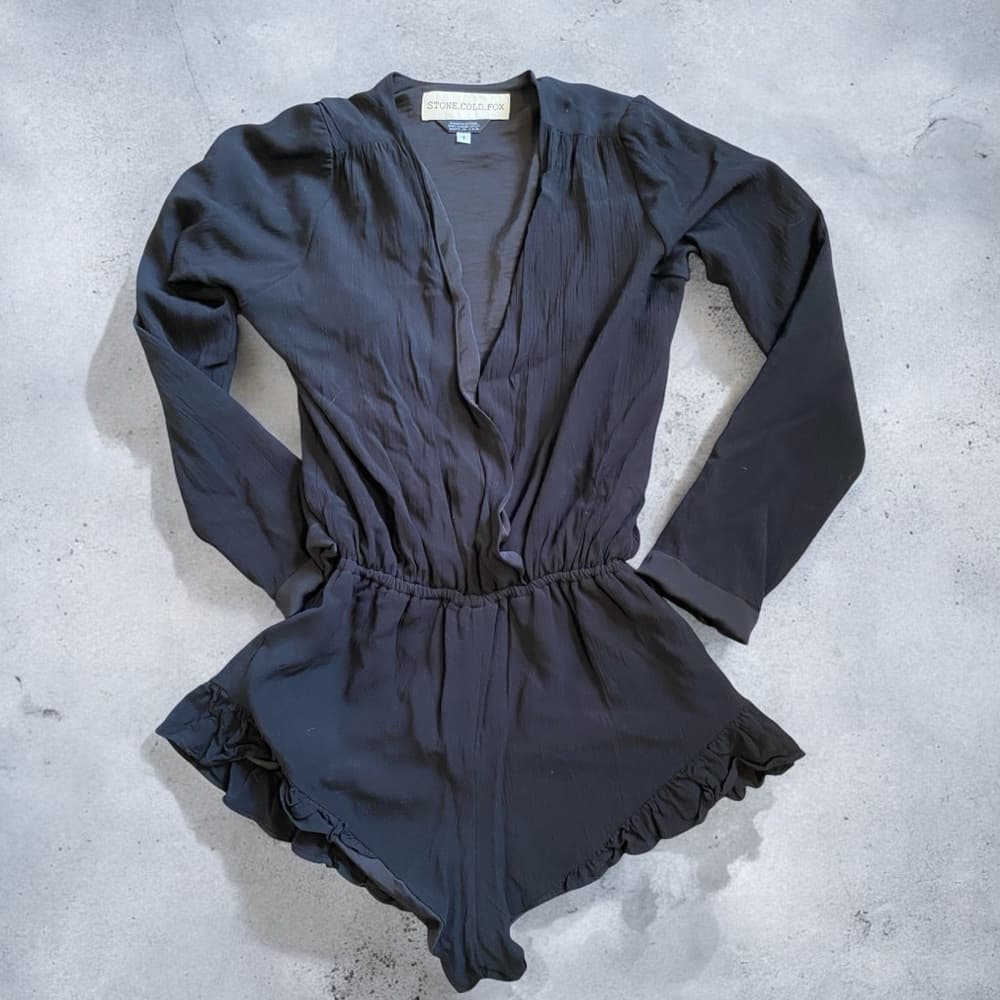 Stone Cold Fox Revolve Sexy Love romper black - Thumbnail 2