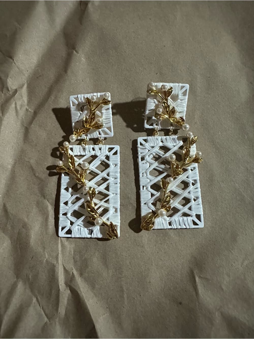 NWT Tuckernuck Gracen gold vine earrings - Thumbnail 2