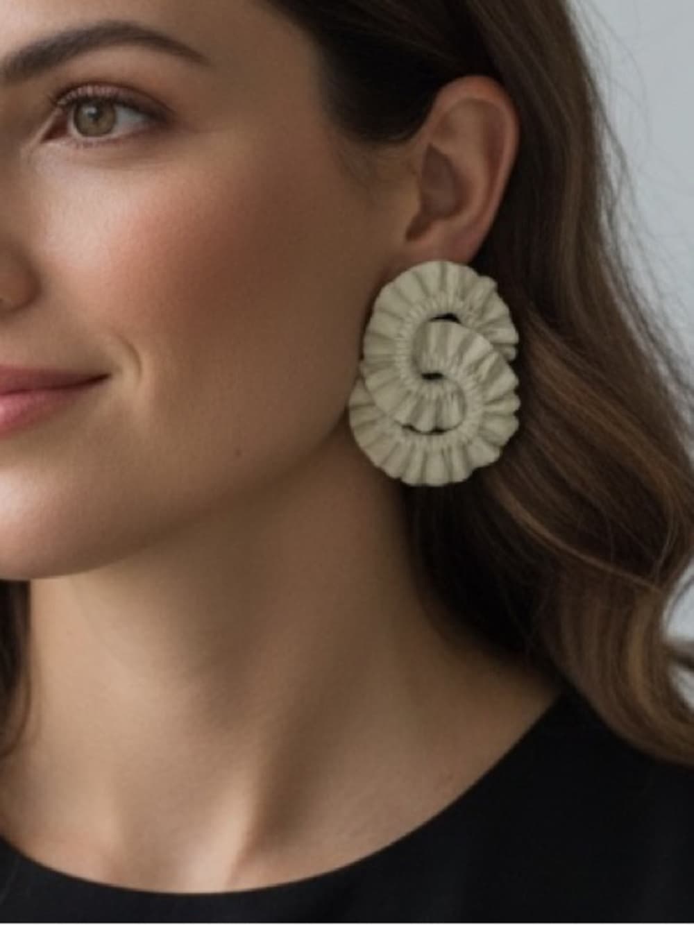 NWT Tuckernuck Carraway leather earrings cream