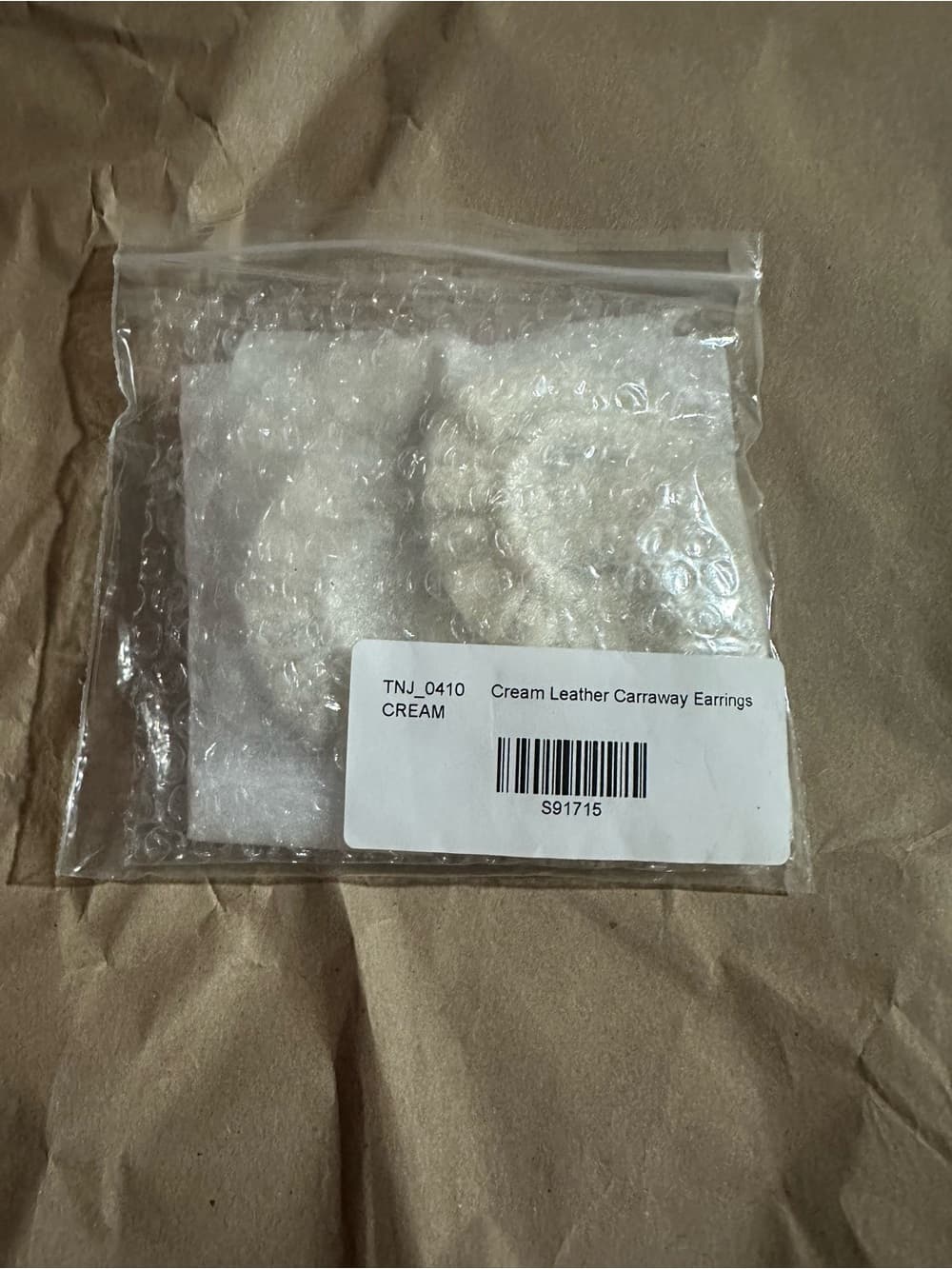 NWT Tuckernuck Carraway leather earrings cream - Thumbnail 4