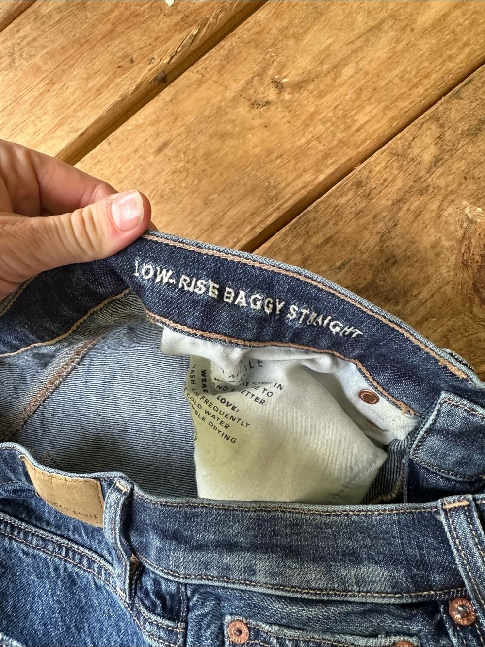 American Eagle low rise baggy straight jeans dark indigo 4 long - Thumbnail 3