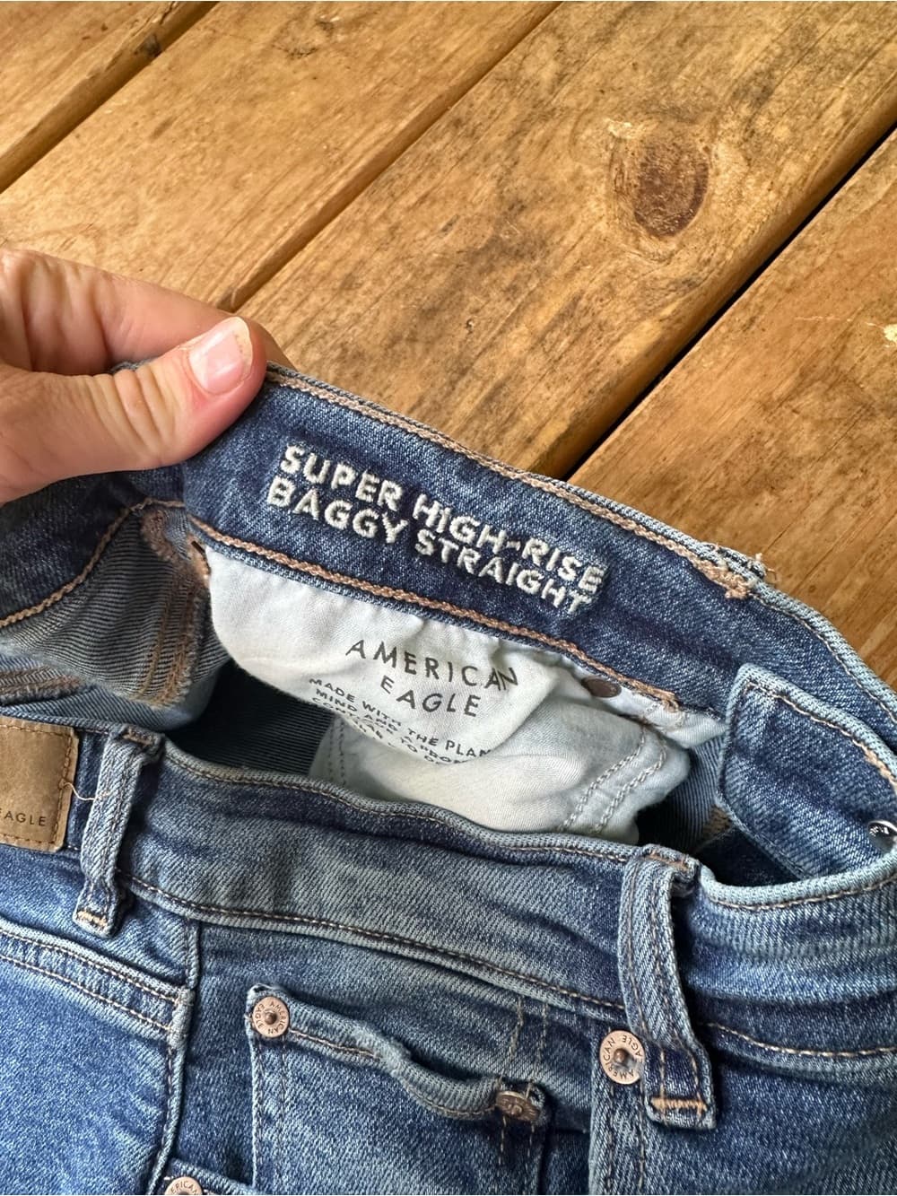 American Eagle Super High Rise Baggy straight cargo jeans - Thumbnail 3