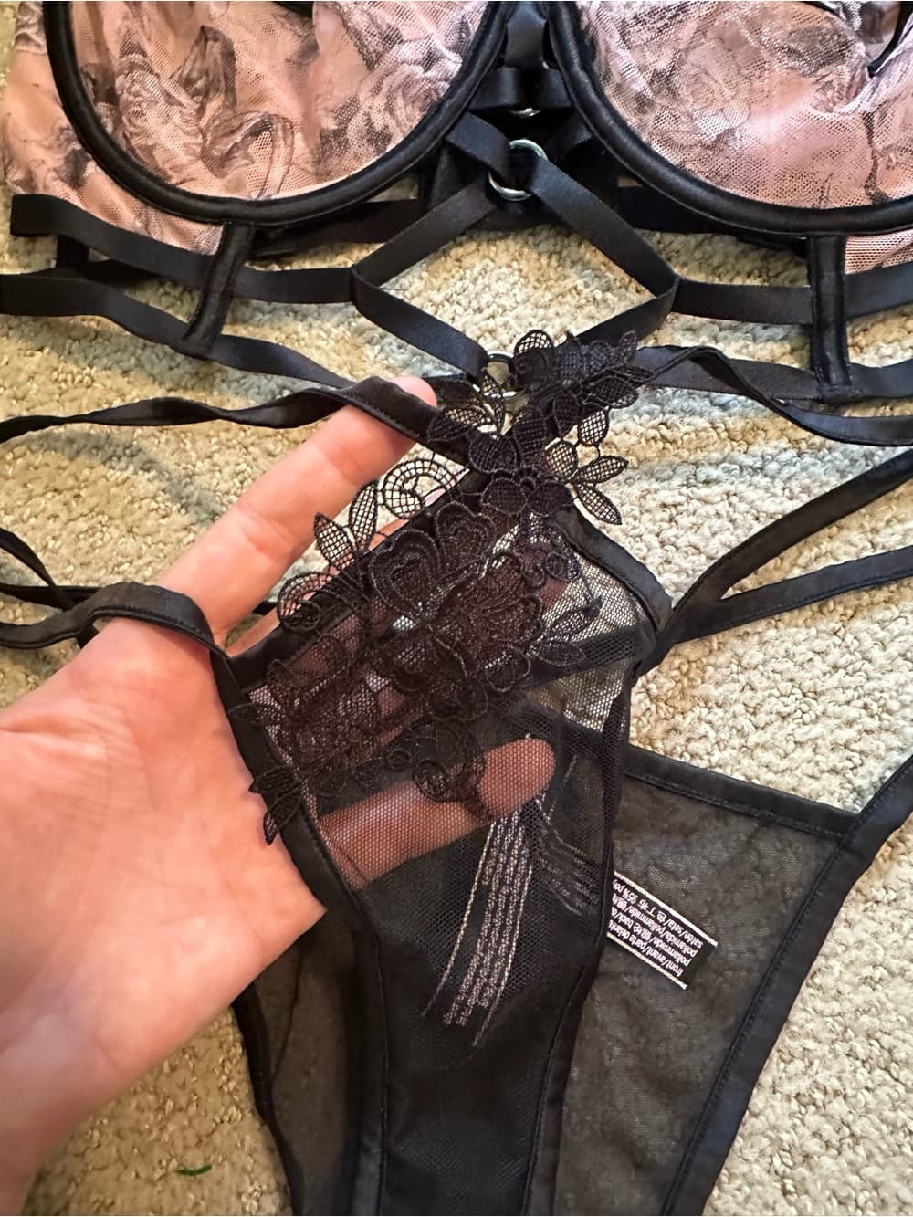 NWT Victoria’s Secret peaceful rose lingerie set 34DDD - Thumbnail 2